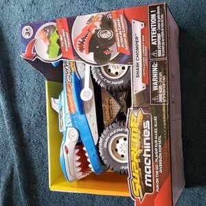 Supreme Machines Shark Chomper